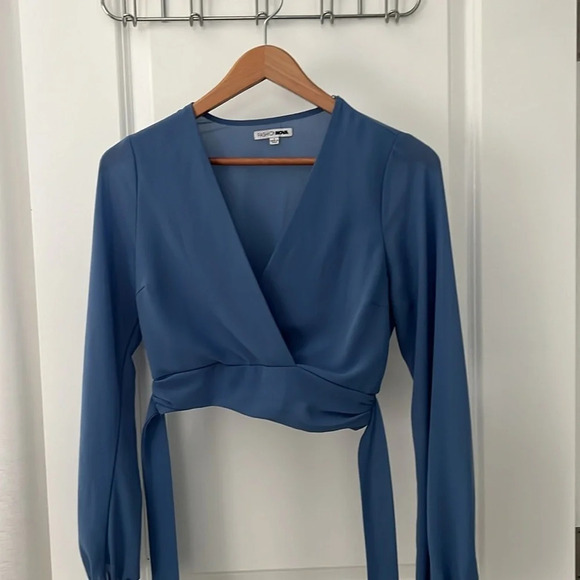 crop top blouse Tie waist. Size S. - Picture 3 of 11